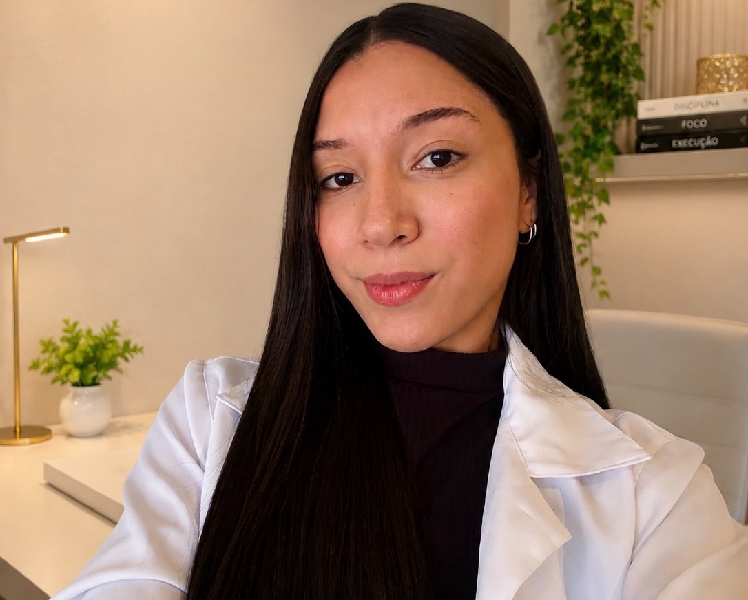 Dra Lara Isabella
